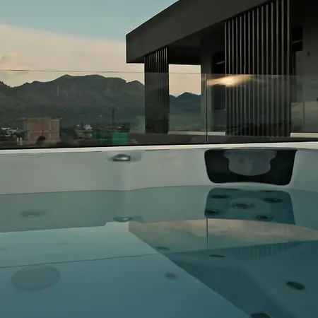 Gardenia, De Luxe Avec Piscine à Débordement