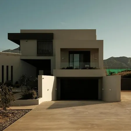 Gardenia, De Luxe Avec Piscine A Debordement