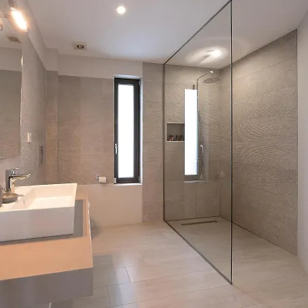 Gardenia, De Luxe Avec Piscine à Débordement Villa *