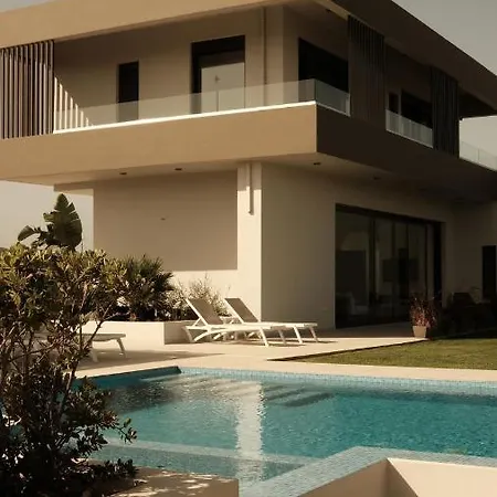 Gardenia, De Luxe Avec Piscine à Débordement *