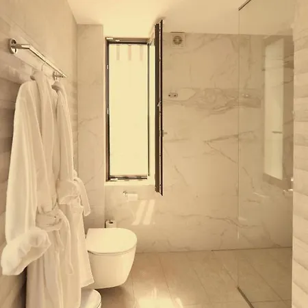 Gardenia, De Luxe Avec Piscine à Débordement Villa *