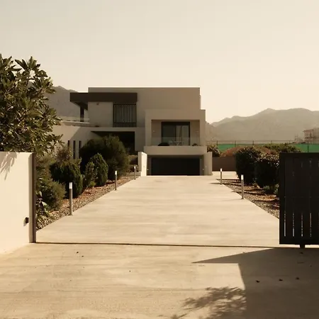 Βίλα Gardenia, De Luxe Avec Piscine A Debordement