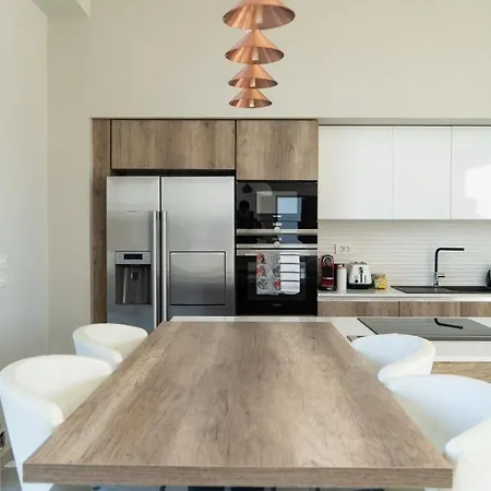 Βίλα Gardenia, De Luxe Avec Piscine A Debordement