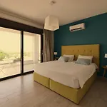 Gardenia, De Luxe Avec Piscine A Debordement Βίλα
