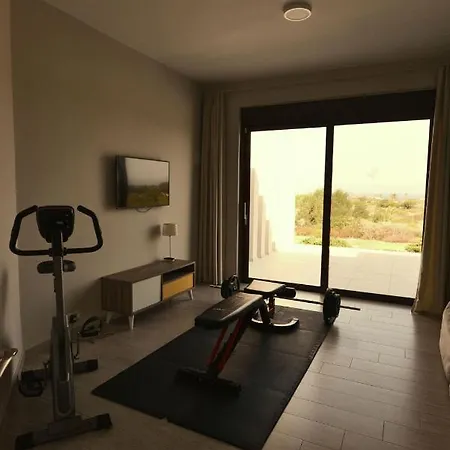 Gardenia, De Luxe Avec Piscine A Debordement *