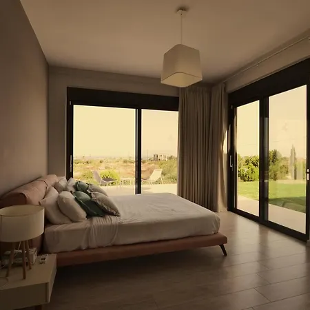 Gardenia, De Luxe Avec Piscine A Debordement *